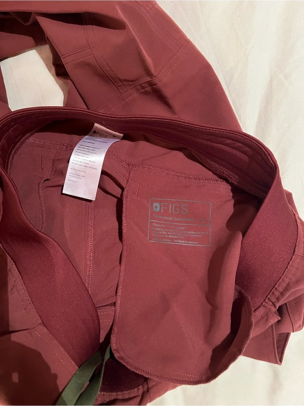 Figs men’s medium